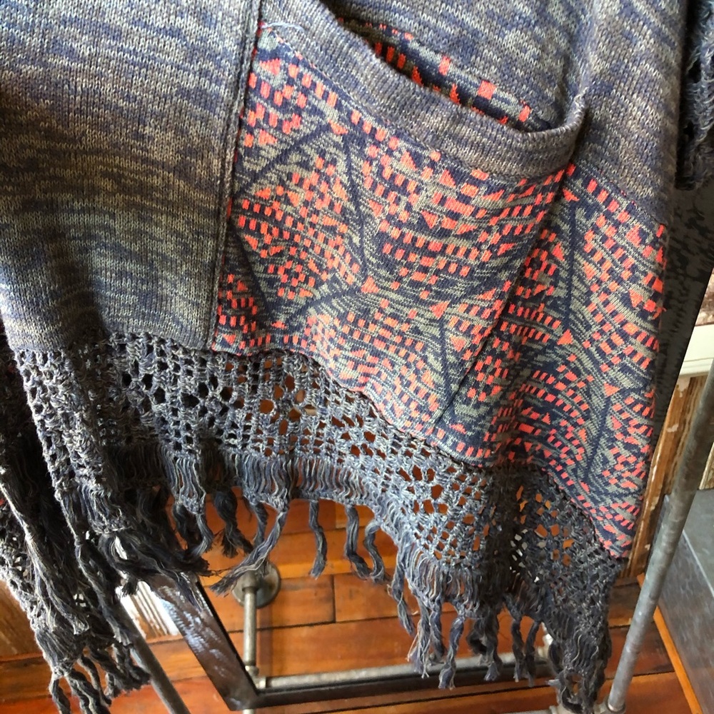 Line Cardigan - Picture 3 of 3